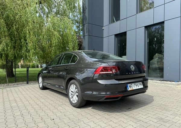 Volkswagen Passat cena 79700 przebieg: 133000, rok produkcji 2020 z Tarnogród małe 781